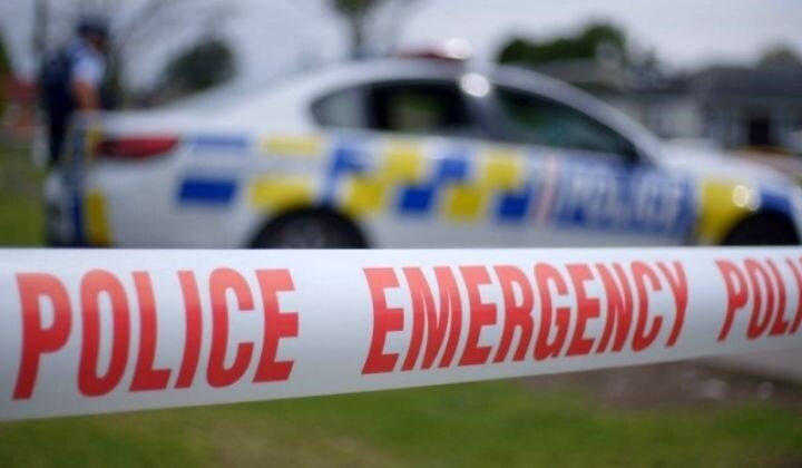 Police shut down Lambton Quay over suspicious bag