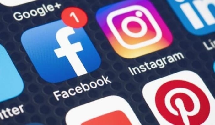 Facebook, Instagram offline in major outage