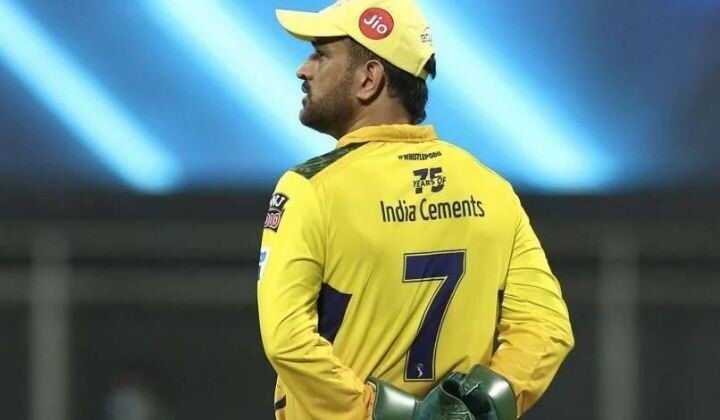Dhoni hints at playing IPL 2022, hopes to play his farewell game in Chennai