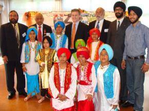 English impressed with Indians’ entrepreneurship