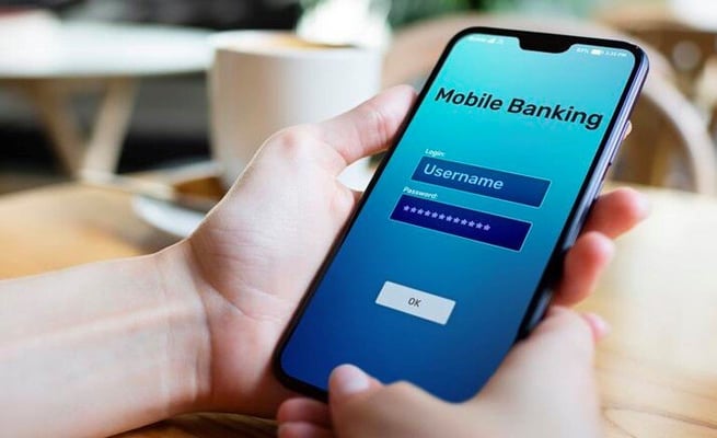 As cash disappears, banks face more competition from tech giants