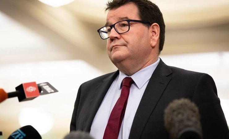 Grant Robertson says government 'confident' with partial return to school in alert level 3