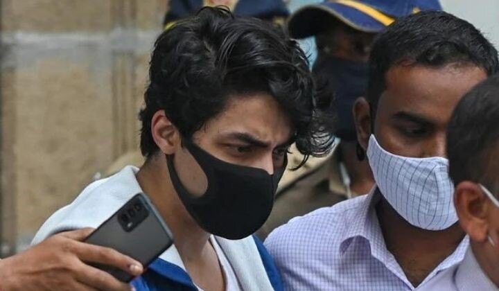 Aryan Khan walks out of prison, SRK's car spotted outside Arthur Road jail