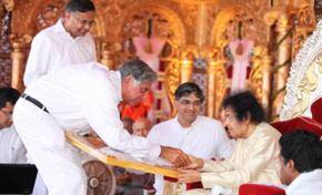 Ratan Tata celebrates Sathya Sai birthday