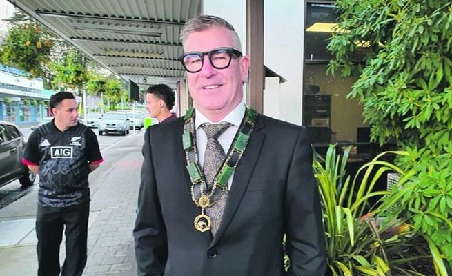 Covid-19: Mayors frustrated by 'control of information'