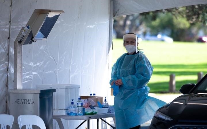 Covid-19 experts fear Omicron could soon be in community as border cases increase