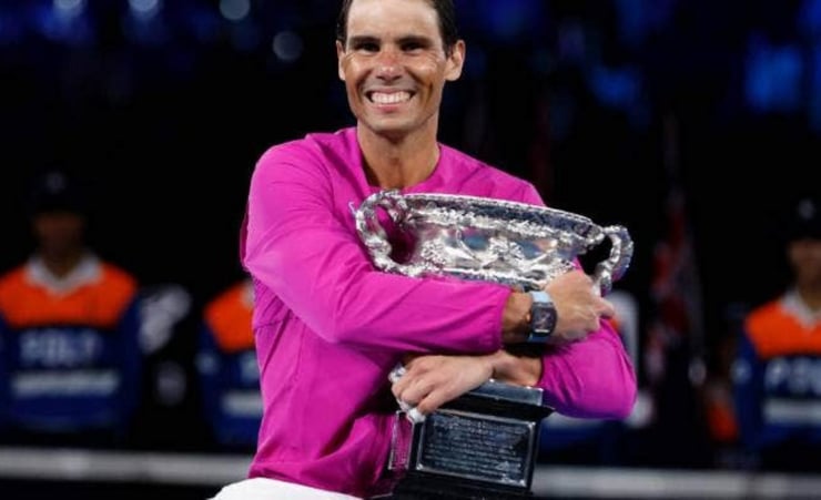No intentions of retiring, says Rafael Nadal after he becomes first man to win 21 Grand Slams following Australian Open win