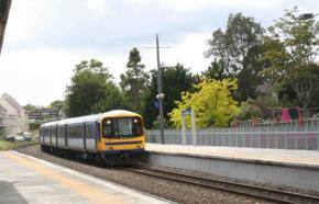 Mayor welcomes rail link review