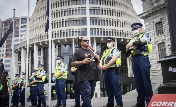 Police Commissioner gives ultimatum to protesters outside Parliament
