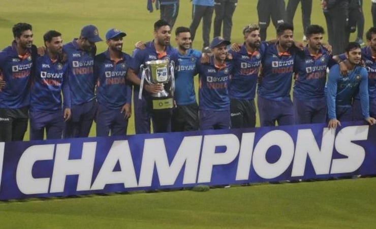 Happy with the series win...pleasing to see guys bailing team out from tough situations: Rohit Sharma