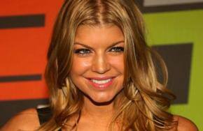 Fergie launches signature fragrance in India