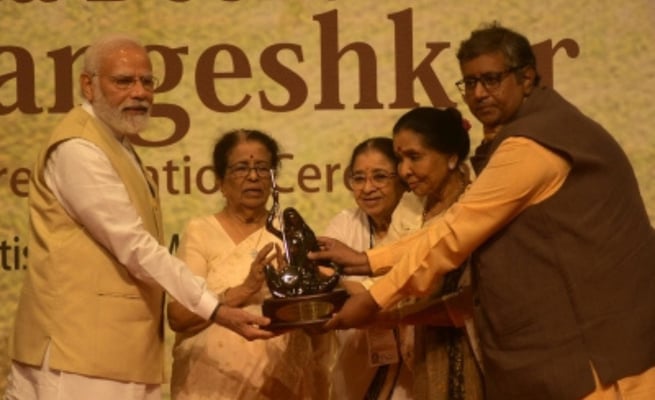 PM cherishes memories of his 'elder sister' Lata Mangeshkar