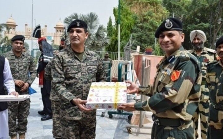 Indian, Pakistan armies exchange sweets on LoC on Eid