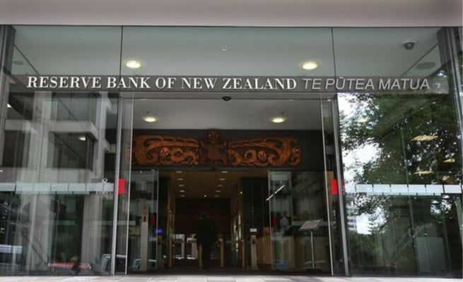 Reserve Bank increases official cash rate to six-year high of 2 percent