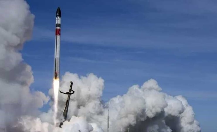 Debris of uncontrolled Chinese rocket reenters over Indian Ocean, confirms US Space Command