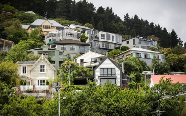 Annual median house price falls for first time in over 10 years