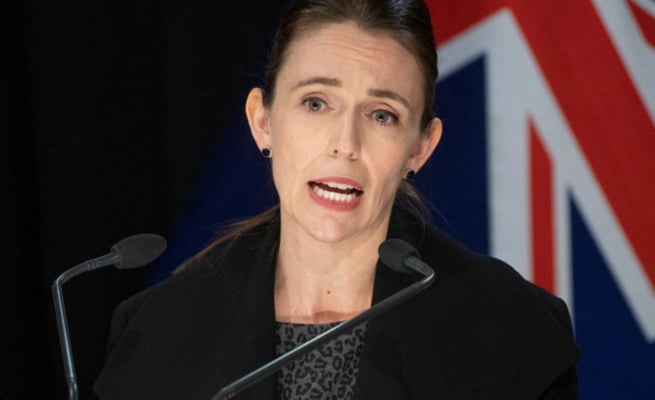 Covid-19 traffic light system scrapped from midnight, PM Jacinda Ardern reveals
