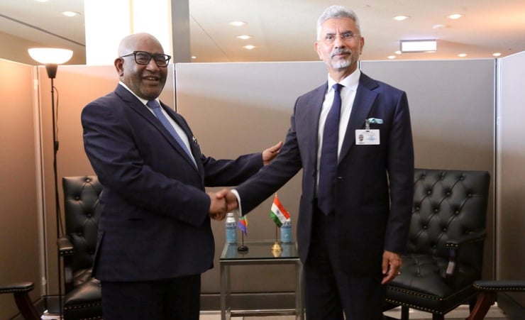 Jaishankar holds discussions with Comoros President Azali Assoumani