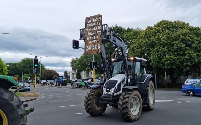 Groundswell protest: Farmers oppose emissions pricing scheme
