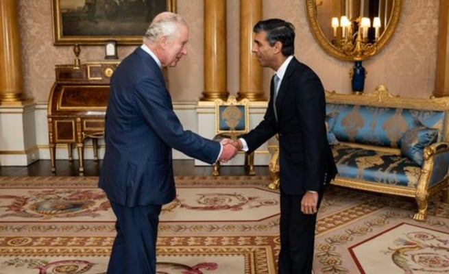 King Charles offers Diwali sweets to Rishi Sunak