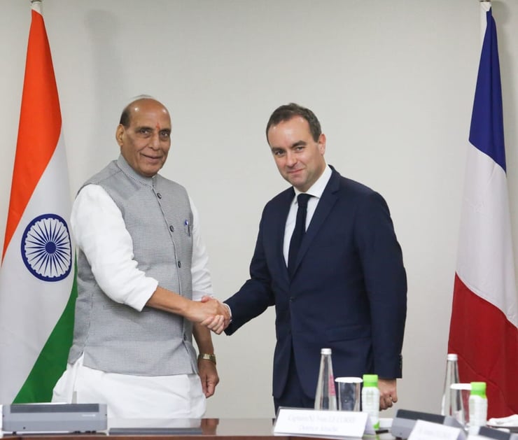 Rajnath Singh discuss bilateral, defence cooperation with French counterpart