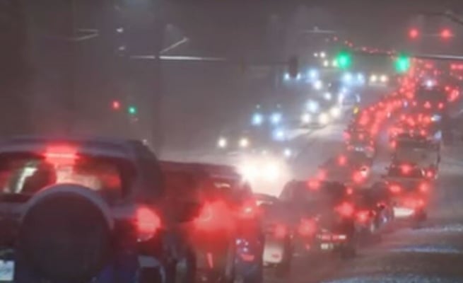 Canadian Sikhs reach out to drivers stranded in snowstorm
