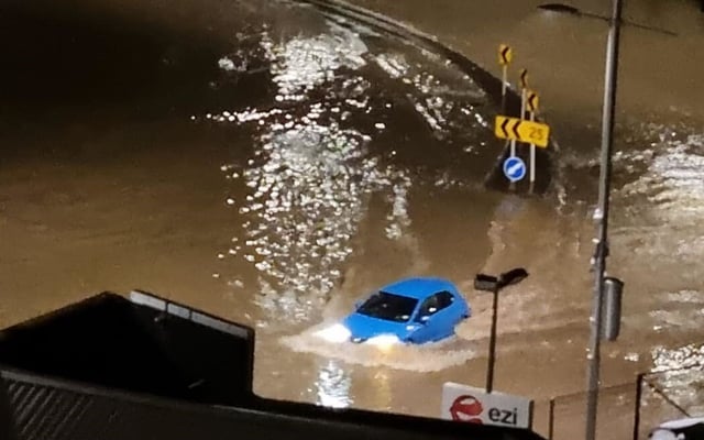 State of Emergency in Auckland as torrential rain inundates city