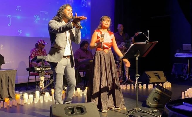 Delightfully luminous recitals by candlelight