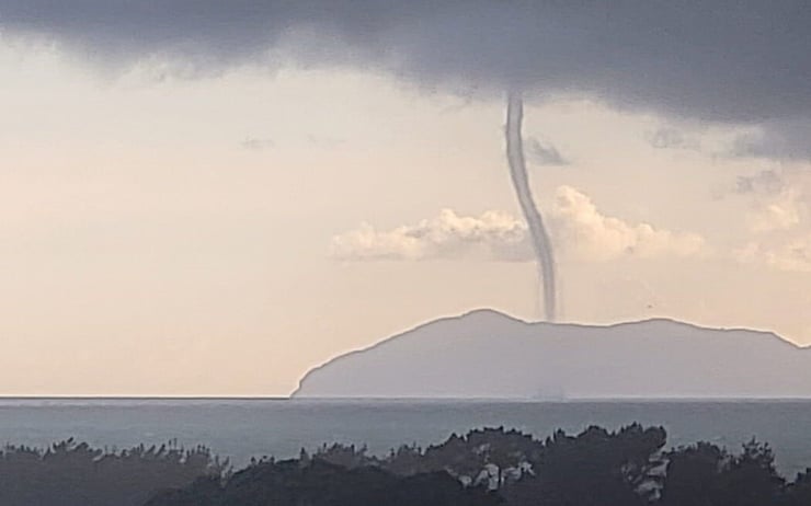 Tornado hits Waihi Beach destroying roofs and cutting power to hundreds