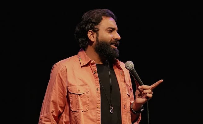 Bassi's comedy shows a roaring success
