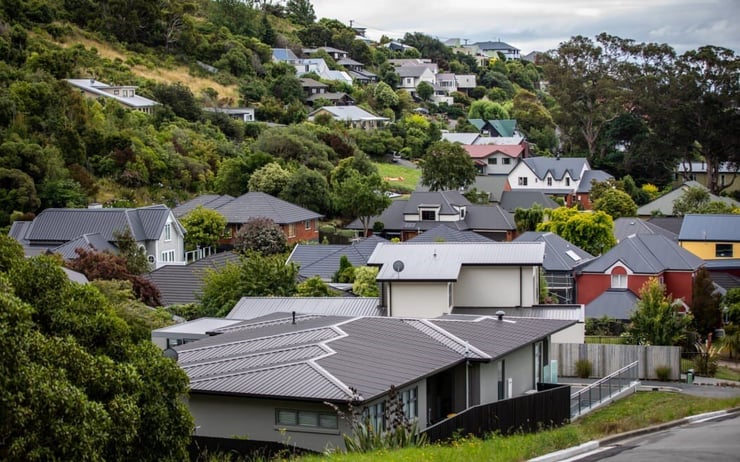 Houses in wealthy suburbs drop estimated $300k in value