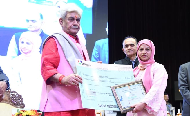 Alia Mir, first woman wildlife rescuer in J-K, honoured with Wildlife Conservation Award