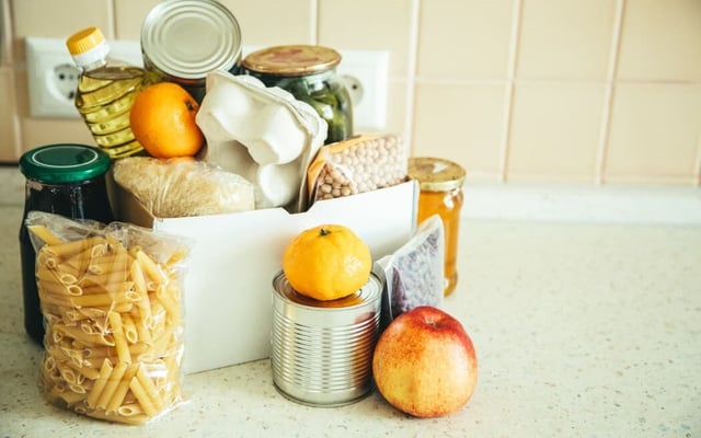 'Hundreds of thousands' of Kiwis don't have money for food as demand at foodbanks increase