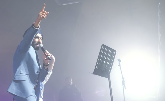 Tarsem Jassar delivers evening full of music, memories
