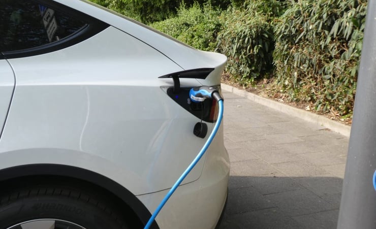 Problems expected in getting EV drivers to pay road user charges, documents show