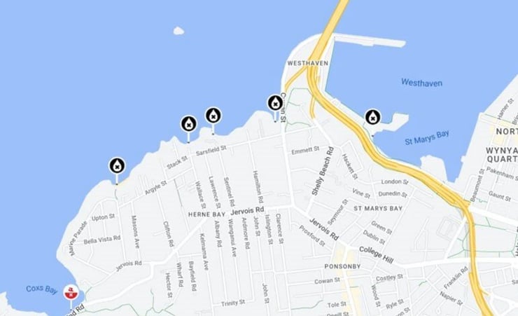 Sewer line collapse causes 13m deep sinkhole in Auckland's Parnell