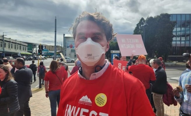 Health crisis: Senior doctors taking on junior doctor shifts