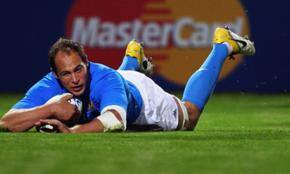 Italy crush Russia