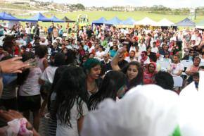 Auckland comes alive with Holi’s colours