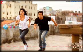 Romance, Kat, Action