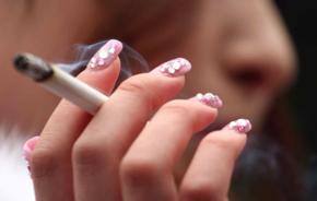 Young Asians take up smoking to ‘fit in’