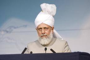 Muslim leader calls on world governments to treat all citizens equally