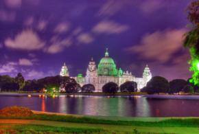 India moves to ease visa restrictions to attract tourists