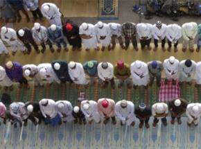Modi talks of improving conditions of Muslims