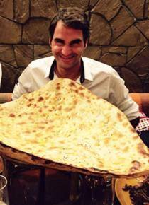 Roger Federer gets taste of India with naan, curry