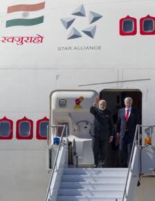 Modi heads home after temple, gurudwara visit in Vancouver