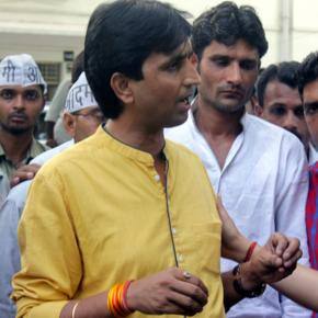 Activist targets Kumar Vishwas, AAP defends him