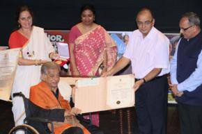 Shashi Kapoor conferred Dadasaheb Phalke Award