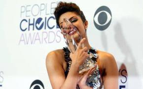 Priyanka Chopra wins 'Favourite Actress' at People's Choice Awards 2016