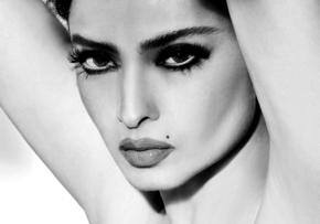 Yash Chopra taught me how to love: Rekha